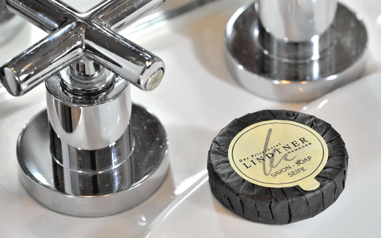 Privathotel Lindtner Amburgo Esterno foto Soap in a soap dish