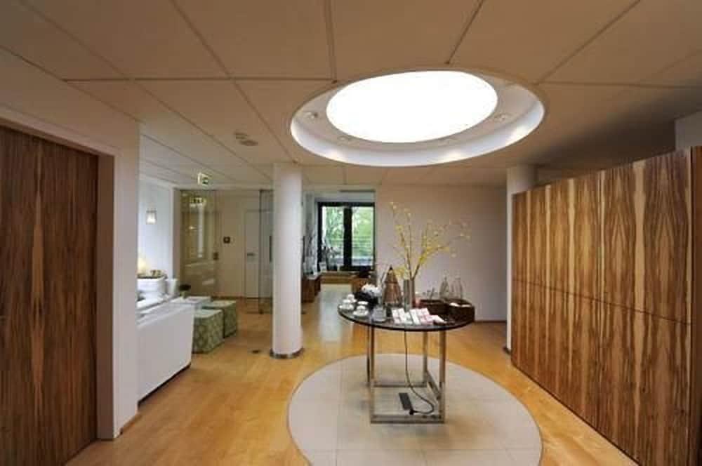 Privathotel Lindtner Amburgo Esterno foto Interior of the German National Museum of Natural History