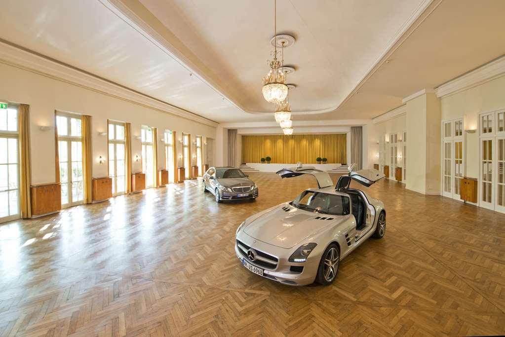 Privathotel Lindtner Amburgo Servizi foto Mercedes-Benz Museum