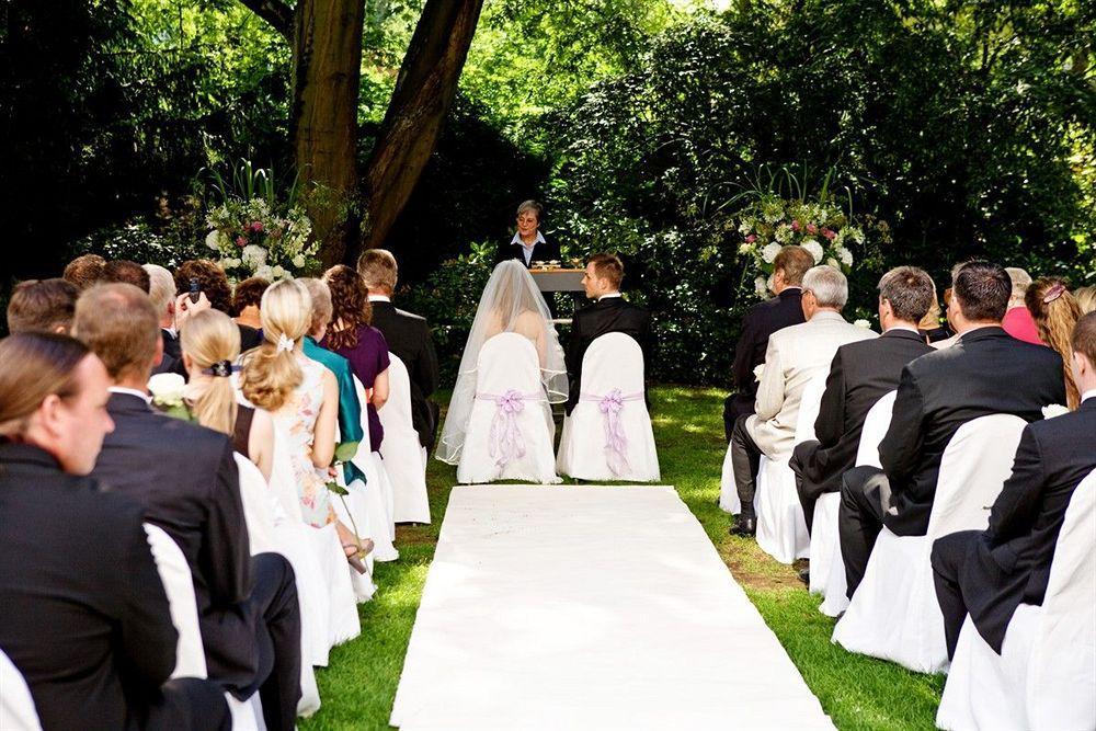 Privathotel Lindtner Amburgo Esterno foto A wedding ceremony