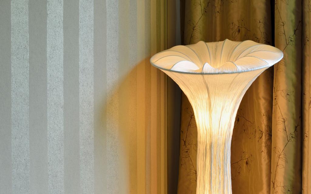 Privathotel Lindtner Amburgo Esterno foto A floor lamp