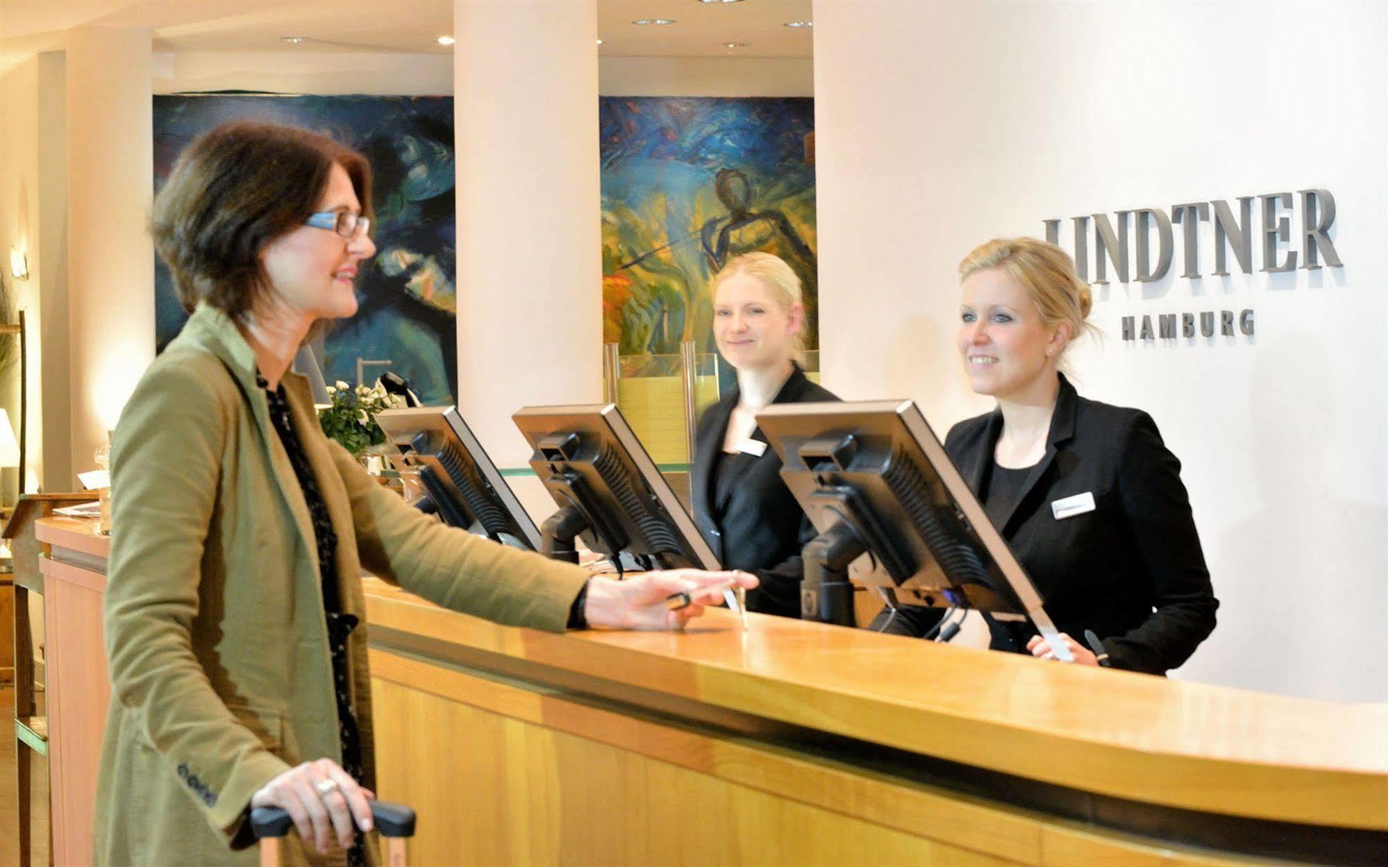 Privathotel Lindtner Amburgo Esterno foto Reception at the Lindtner Hotel, Hamburg